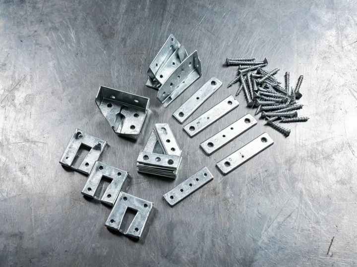 Brackets in service kit